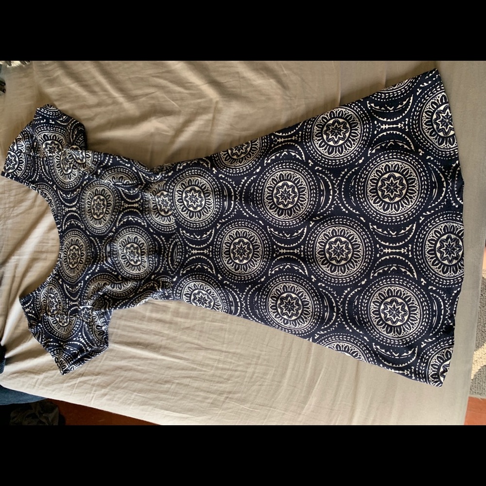 Causal dress